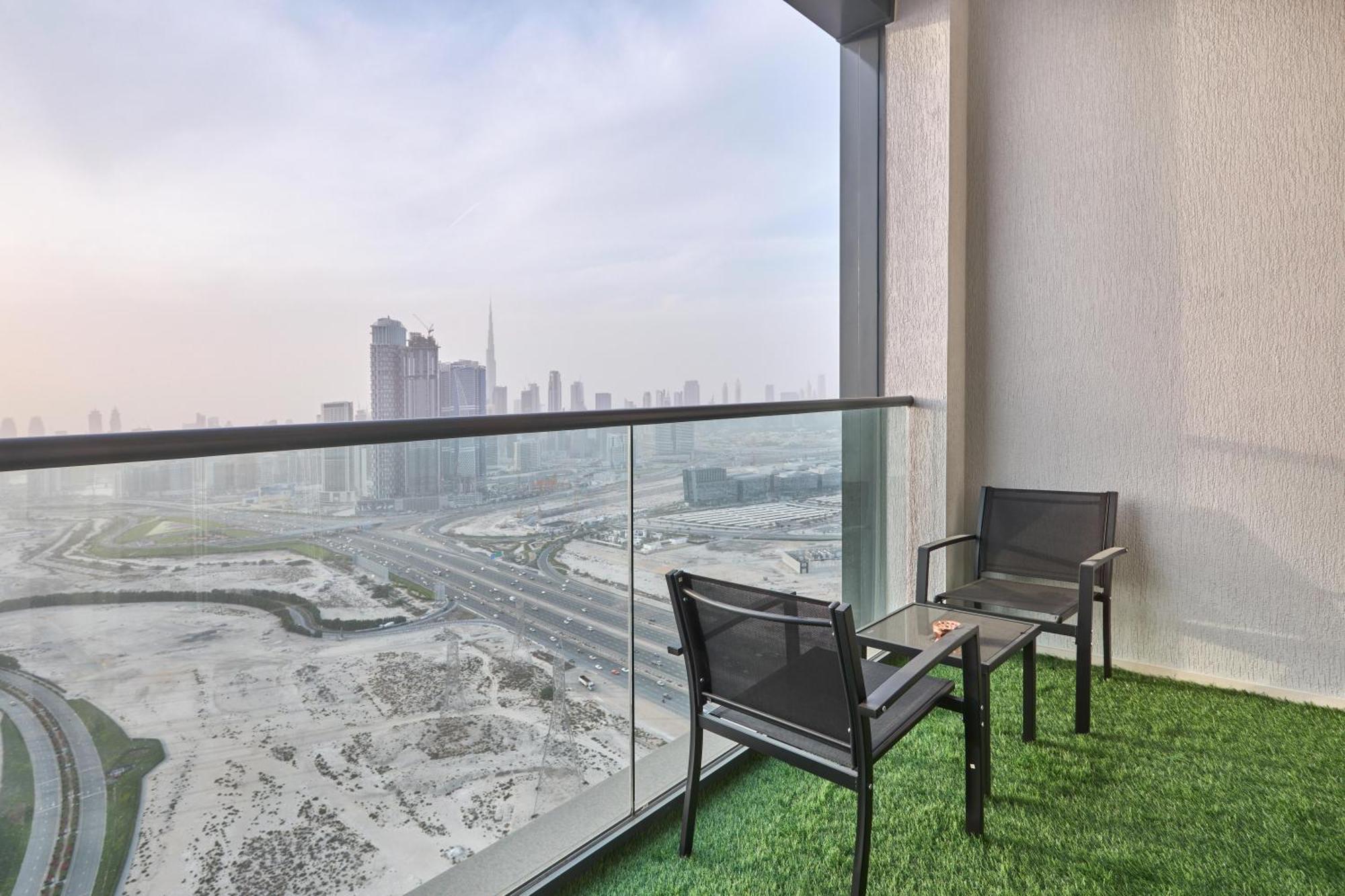 By Latinem Luxury 1br Cvg 4204 Near Burj Khalifa Dubai
