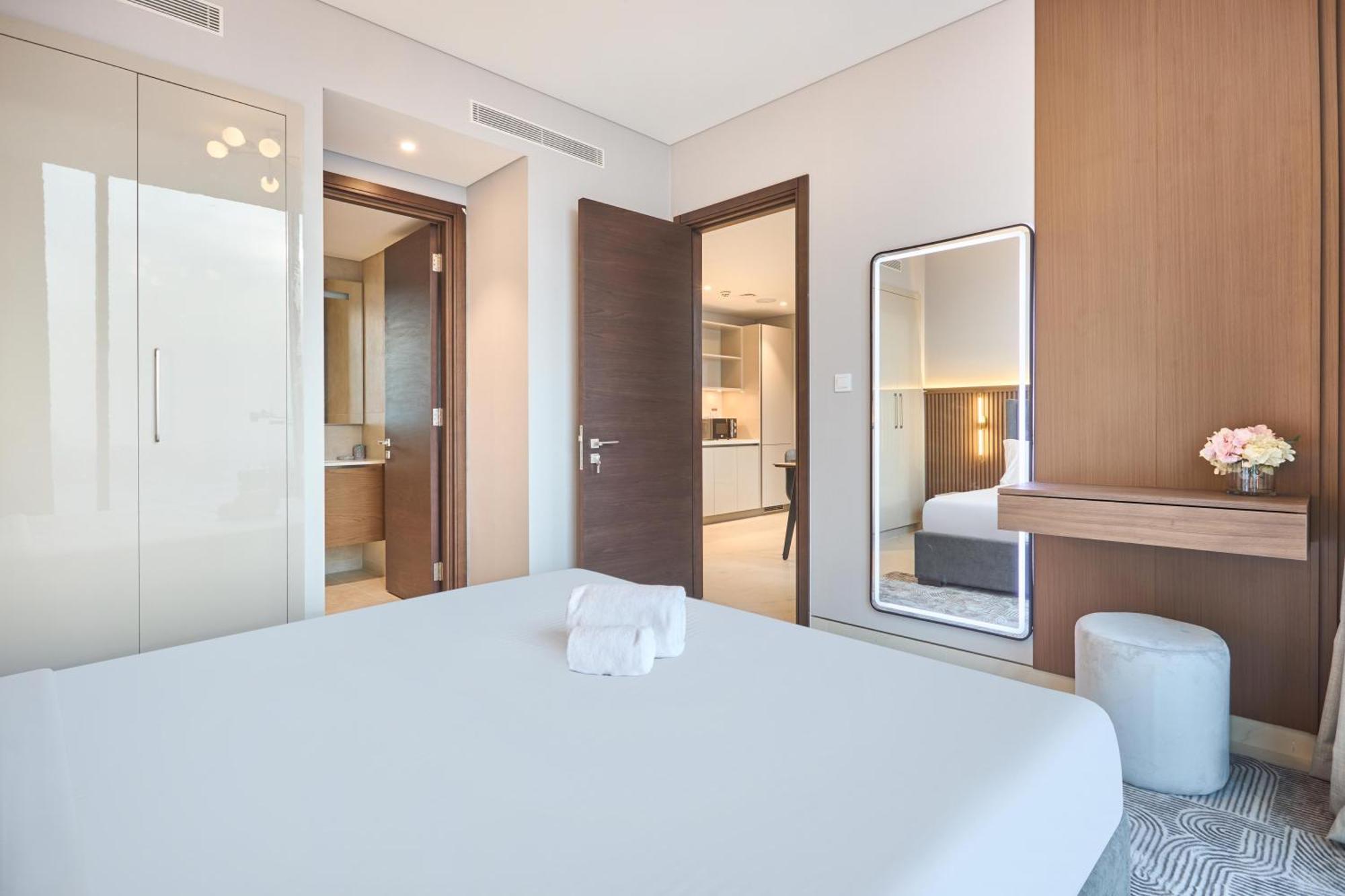 By Latinem Luxury 1br Cvg 4204 Near Burj Khalifa Apartment *